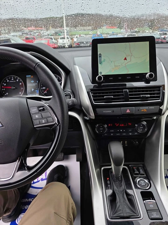 2025 Mitsubishi Eclipse Cross - Image 8 of 10