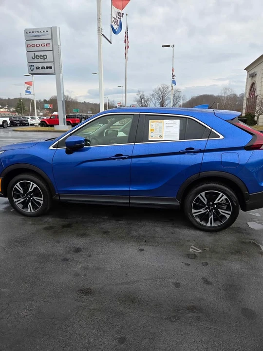 2025 Mitsubishi Eclipse Cross - Image 5 of 10