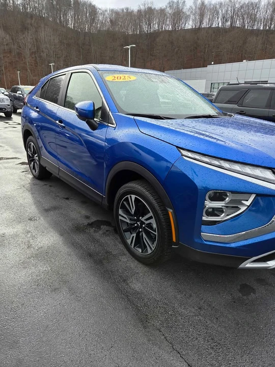 2025 Mitsubishi Eclipse Cross - Image 3 of 10