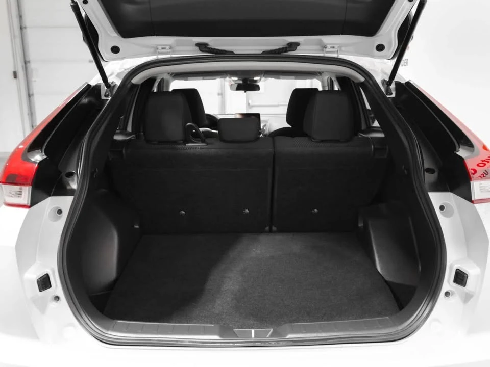 2025 Mitsubishi Eclipse Cross - Image 8 of 16