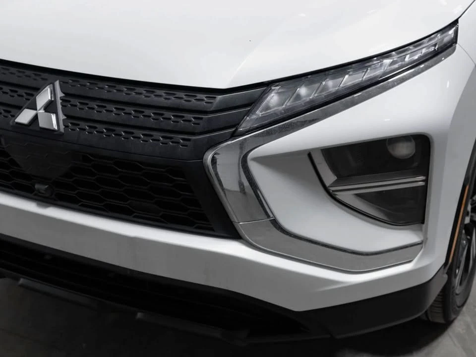 2025 Mitsubishi Eclipse Cross - Image 2 of 16