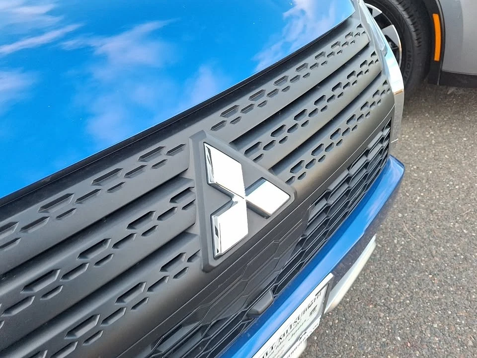 2025 Mitsubishi Eclipse Cross - Image 4 of 4