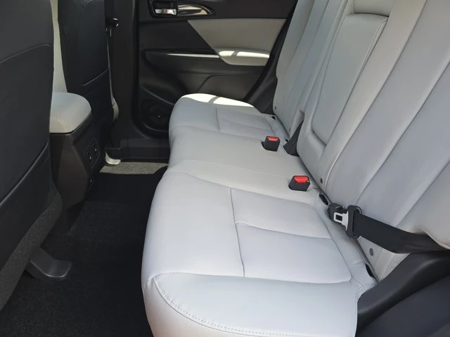 2025 Mitsubishi Eclipse Cross - Image 6 of 15
