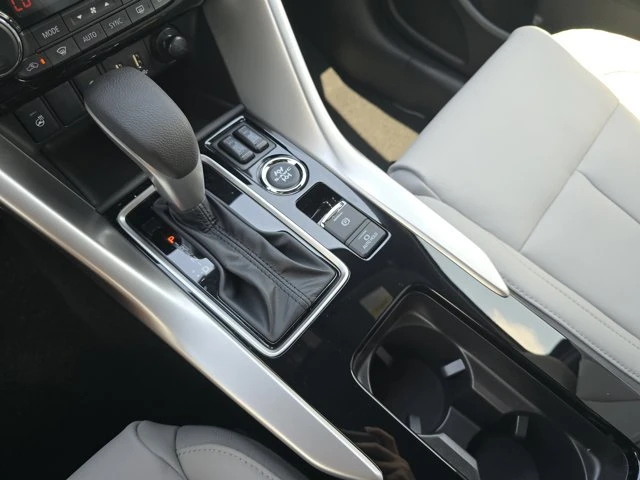 2025 Mitsubishi Eclipse Cross - Image 14 of 15