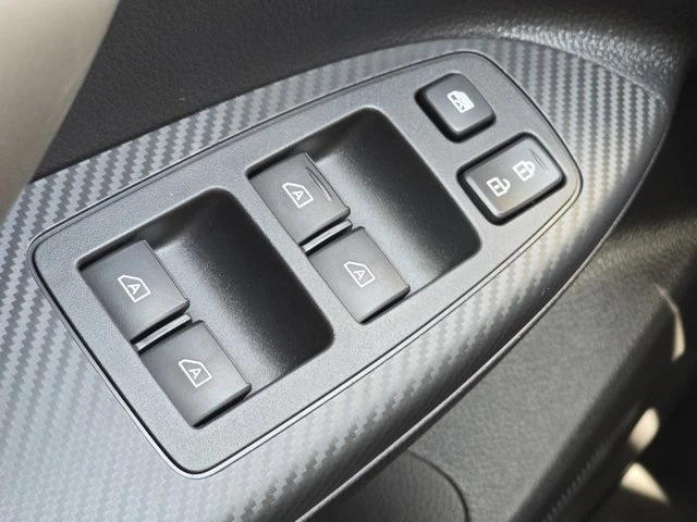 2025 Mitsubishi Eclipse Cross - Image 8 of 15