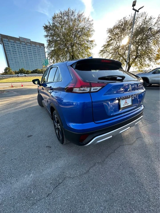 2025 Mitsubishi Eclipse Cross - Image 4 of 9