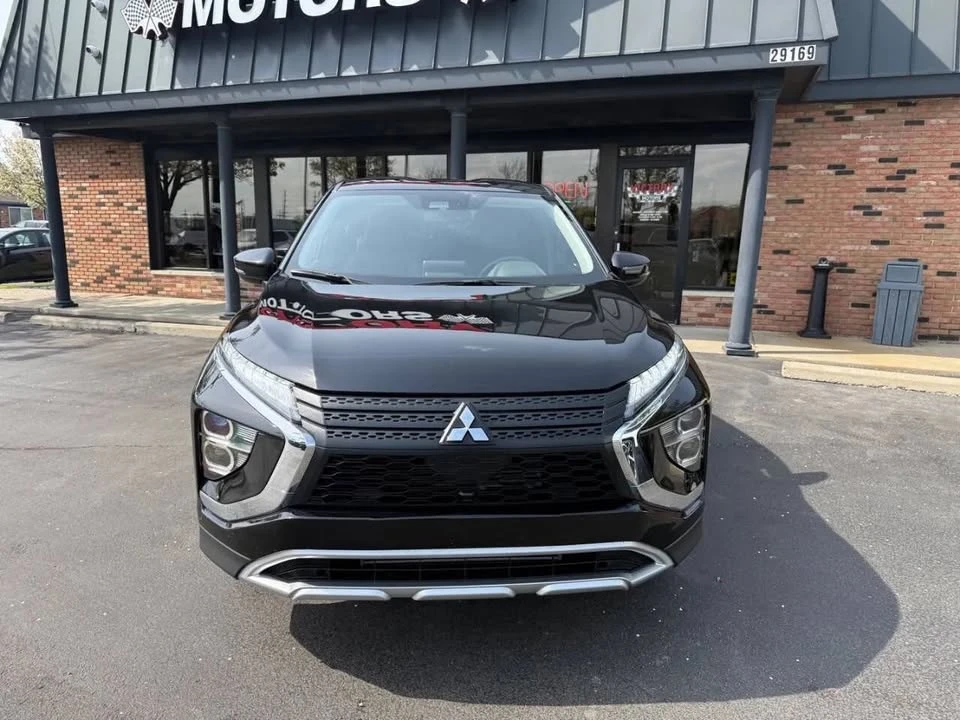 2025 Mitsubishi Eclipse Cross - Image 2 of 20