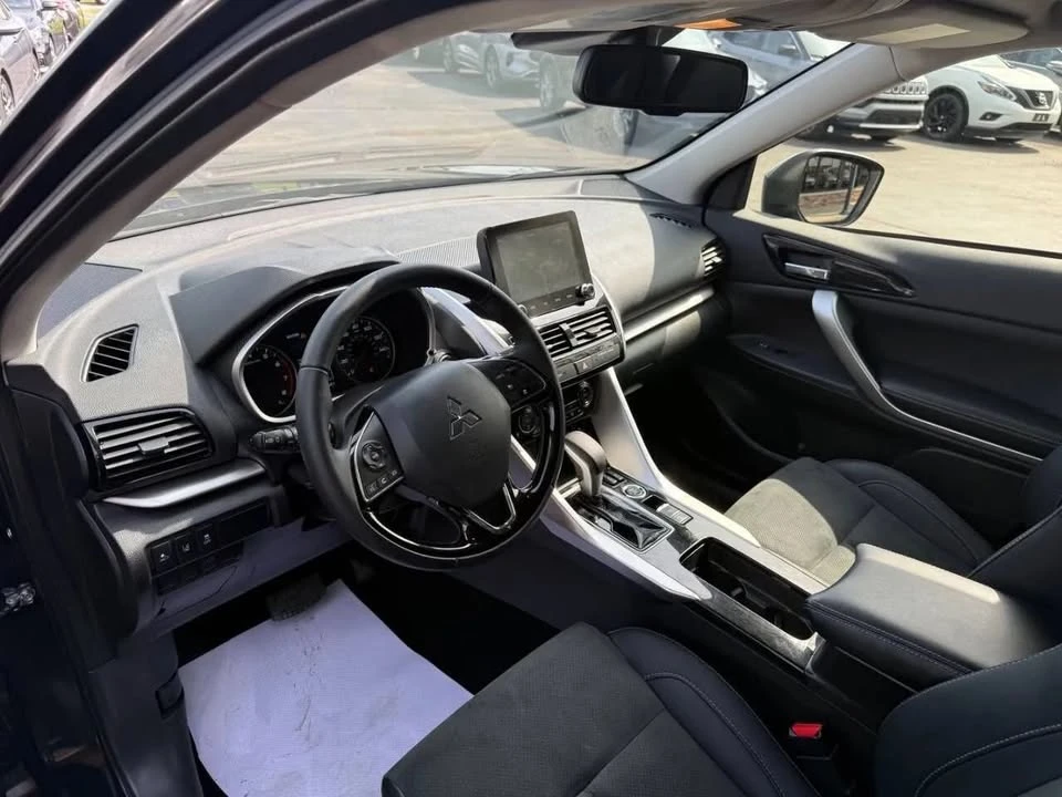 2025 Mitsubishi Eclipse Cross - Image 14 of 20