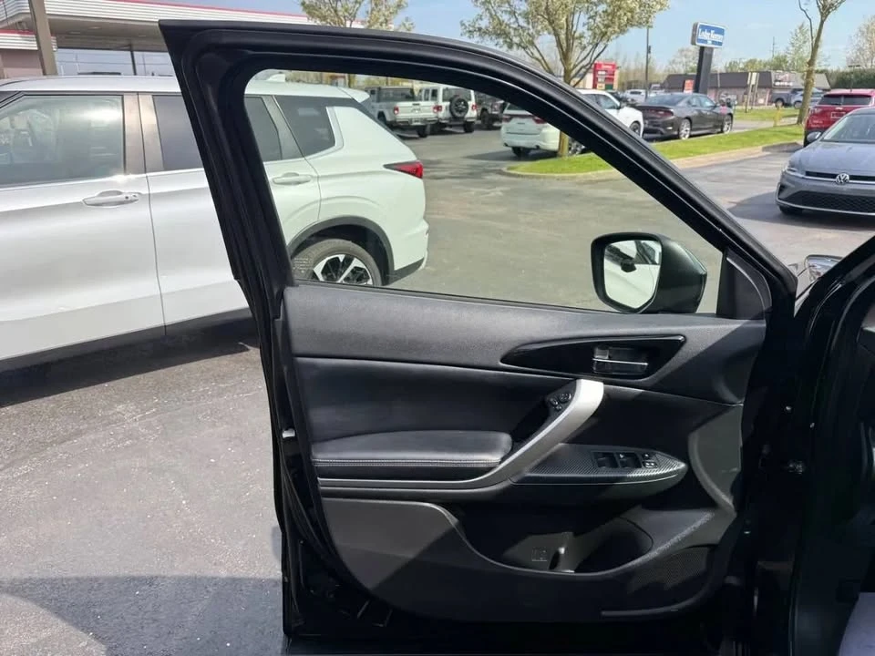 2025 Mitsubishi Eclipse Cross - Image 11 of 20