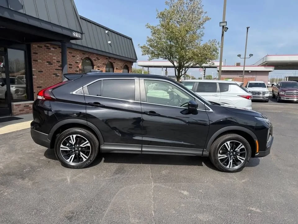 2025 Mitsubishi Eclipse Cross - Image 10 of 20