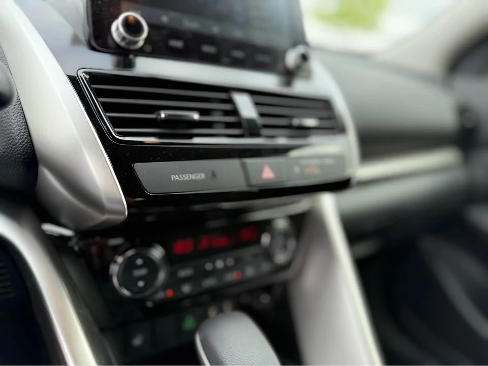 2025 Mitsubishi Eclipse Cross - Image 9 of 11