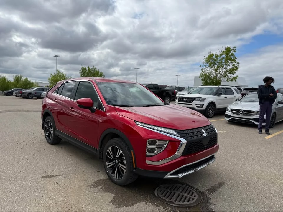 2025 Mitsubishi Eclipse Cross - Image 2 of 11