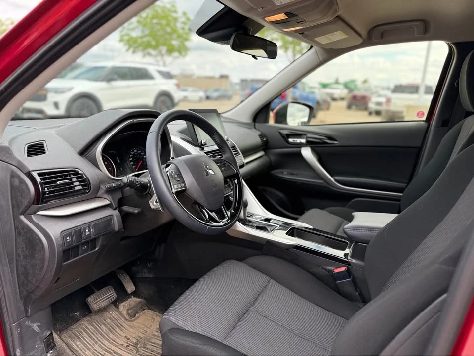 2025 Mitsubishi Eclipse Cross - Image 5 of 11