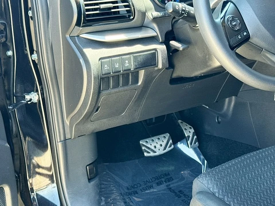 2025 Mitsubishi Eclipse Cross - Image 17 of 20