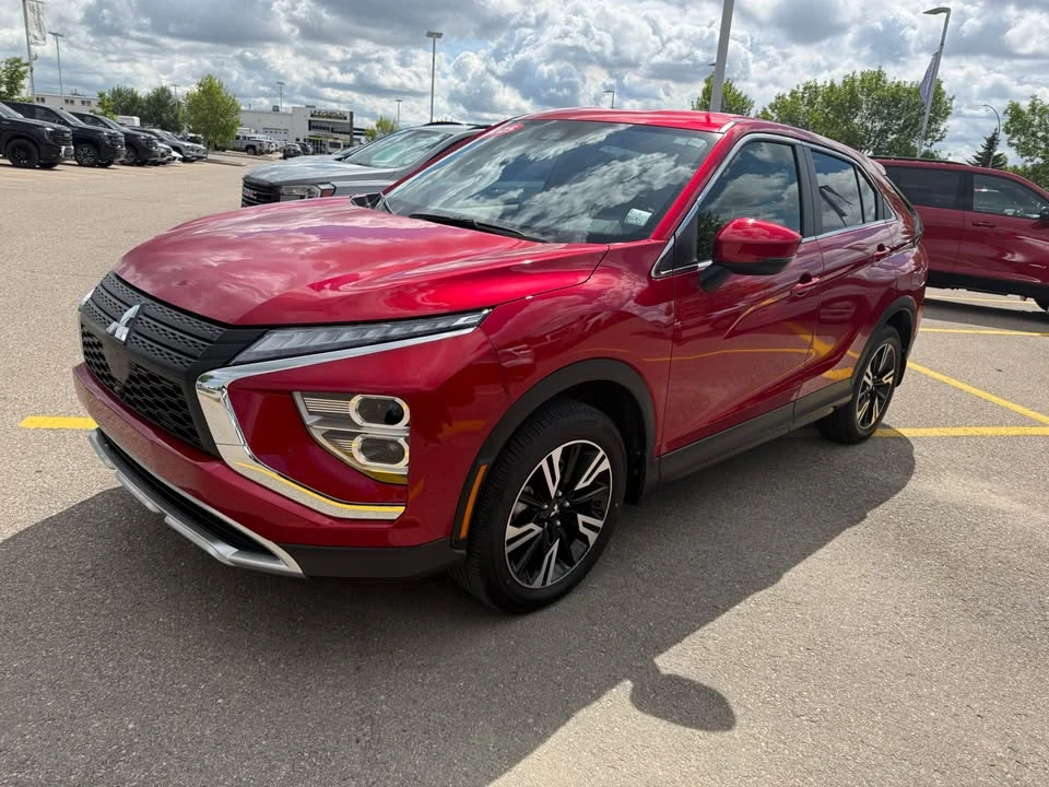 2025 Mitsubishi Eclipse Cross - Image 2 of 4