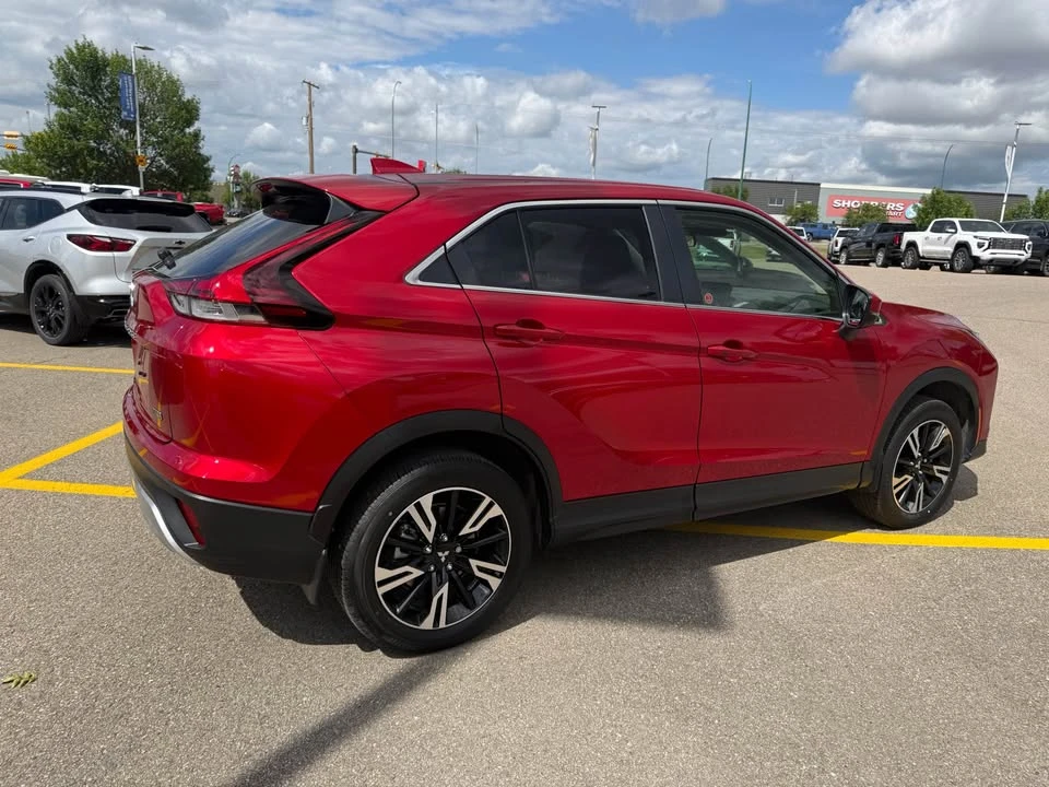 2025 Mitsubishi Eclipse Cross - Image 3 of 4
