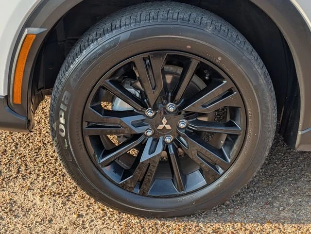 2025 Mitsubishi Eclipse Cross - Image 9 of 20