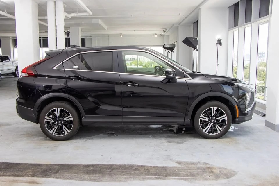 2025 Mitsubishi Eclipse Cross - Image 8 of 20