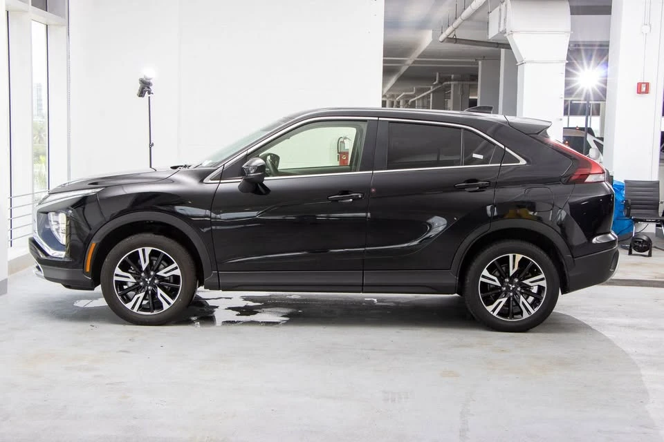 2025 Mitsubishi Eclipse Cross - Image 4 of 20