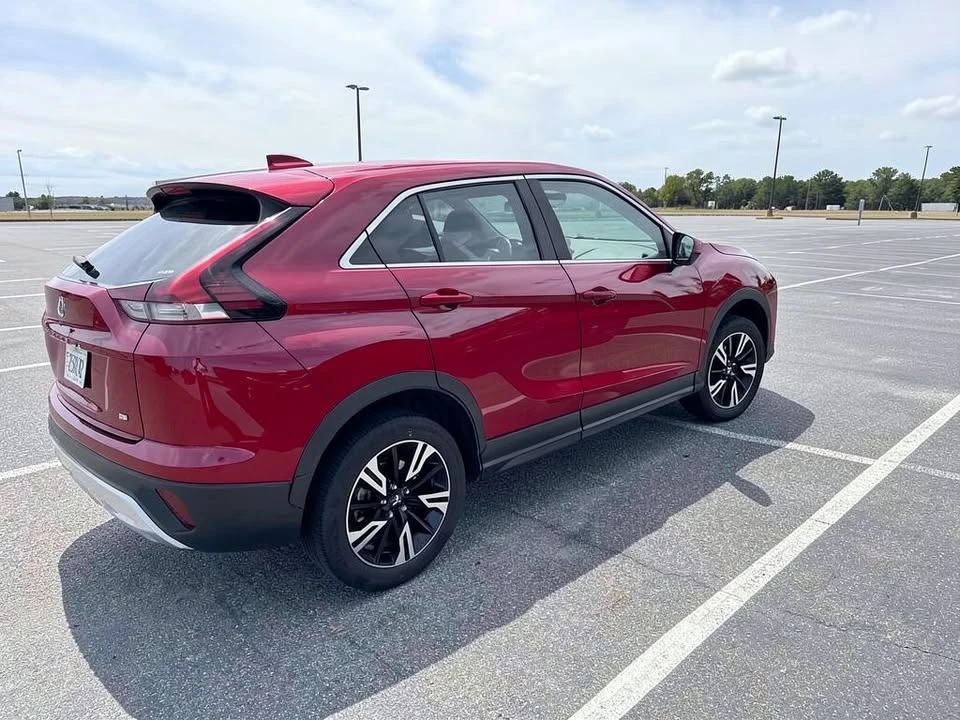 2025 Mitsubishi Eclipse Cross - Image 2 of 20