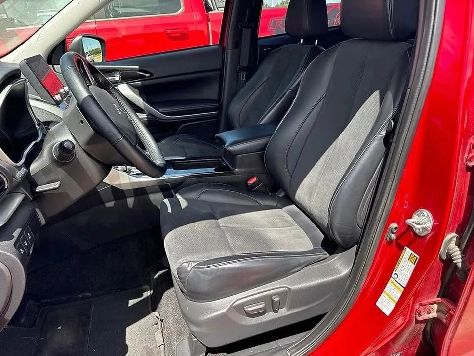 2025 Mitsubishi Eclipse Cross - Image 7 of 20