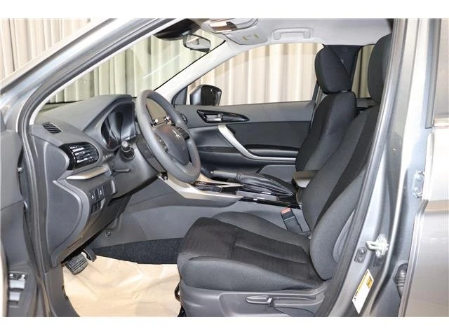 2025 Mitsubishi Eclipse Cross - Image 8 of 16