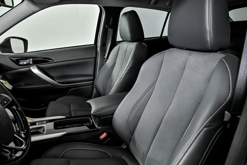 2025 Mitsubishi Eclipse Cross - Image 11 of 20
