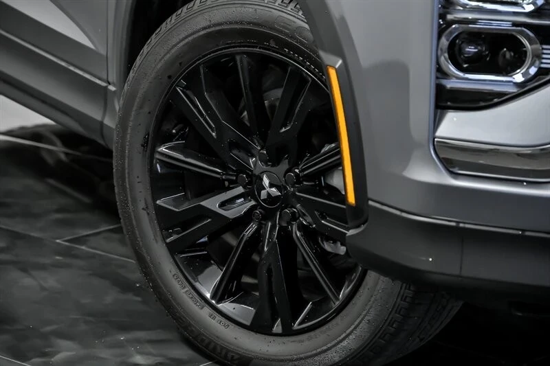 2025 Mitsubishi Eclipse Cross - Image 3 of 20
