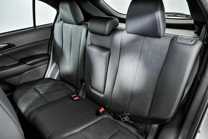 2025 Mitsubishi Eclipse Cross - Image 14 of 21