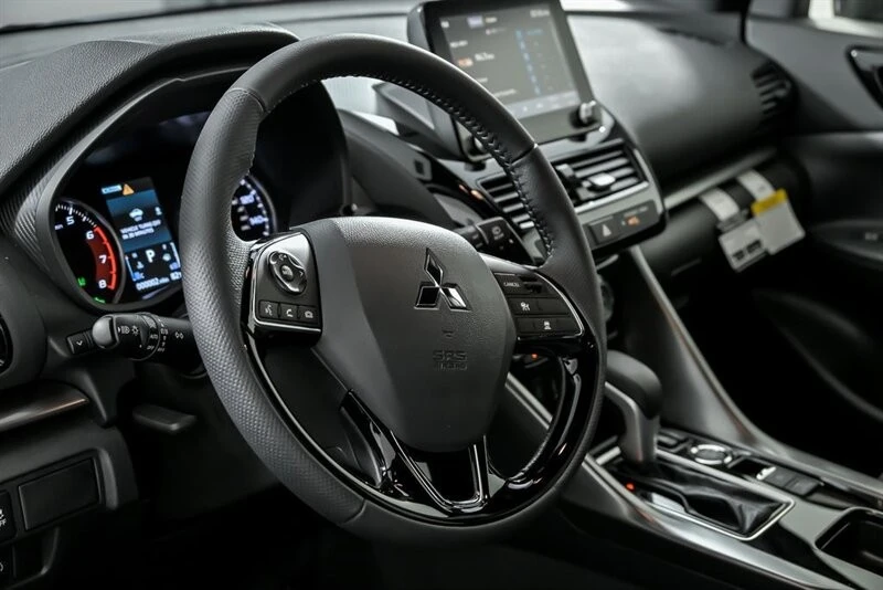 2025 Mitsubishi Eclipse Cross - Image 15 of 21
