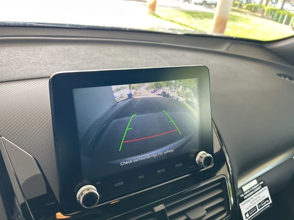 2025 Mitsubishi Eclipse Cross - Image 10 of 21
