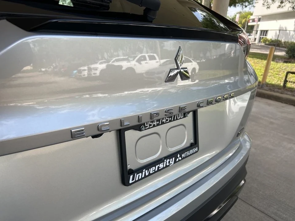 2025 Mitsubishi Eclipse Cross - Image 15 of 21