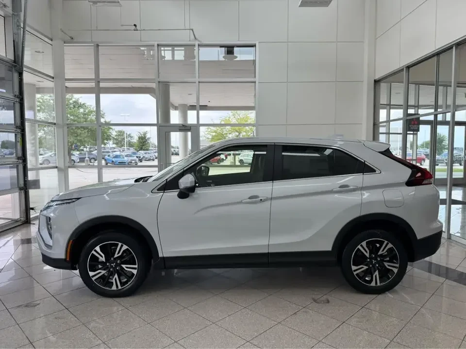 2025 Mitsubishi Eclipse Cross - Image 5 of 12