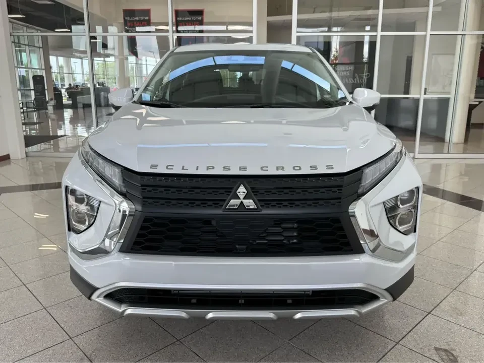 2025 Mitsubishi Eclipse Cross - Image 3 of 12