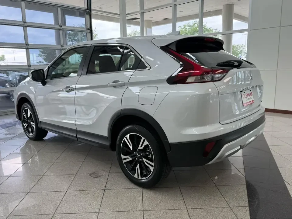 2025 Mitsubishi Eclipse Cross - Image 4 of 12