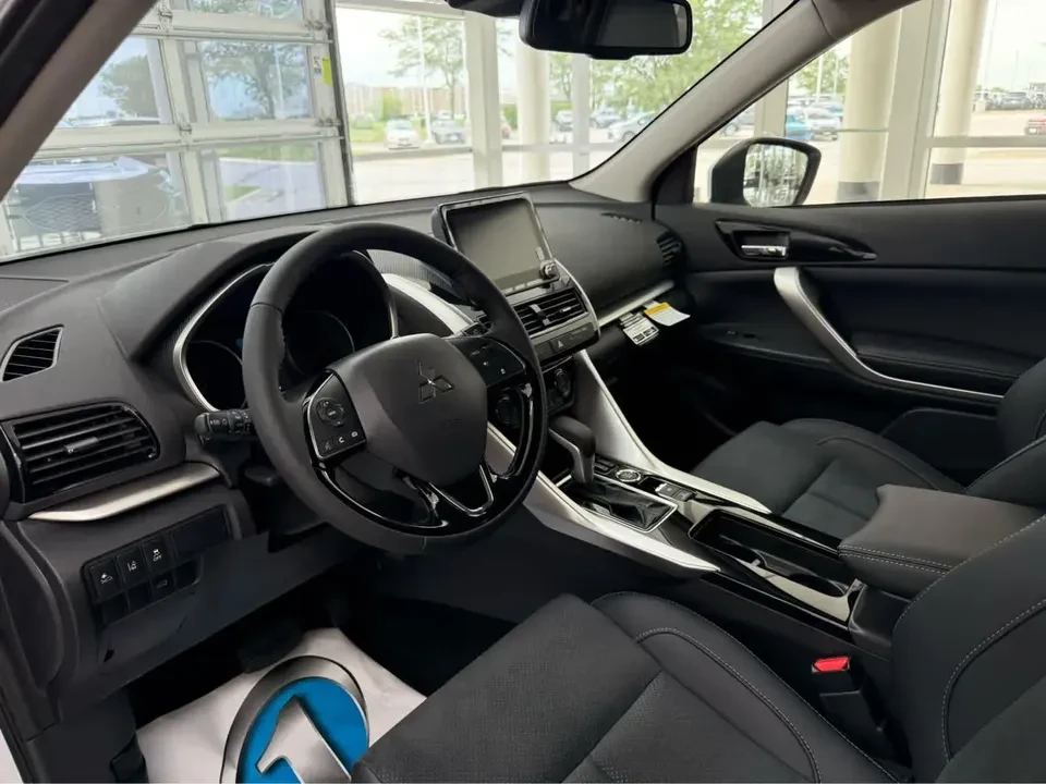 2025 Mitsubishi Eclipse Cross - Image 9 of 12