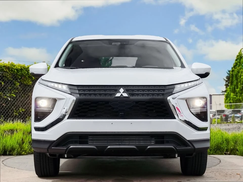 2025 Mitsubishi Eclipse Cross - Image 2 of 20