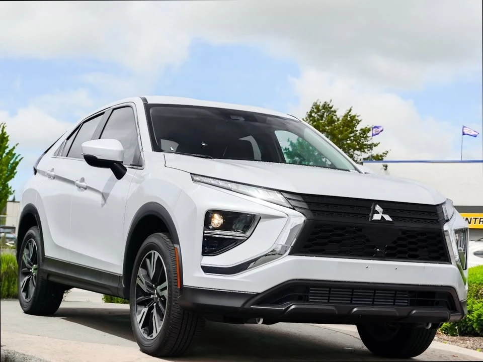 2025 Mitsubishi Eclipse Cross - Image 3 of 20