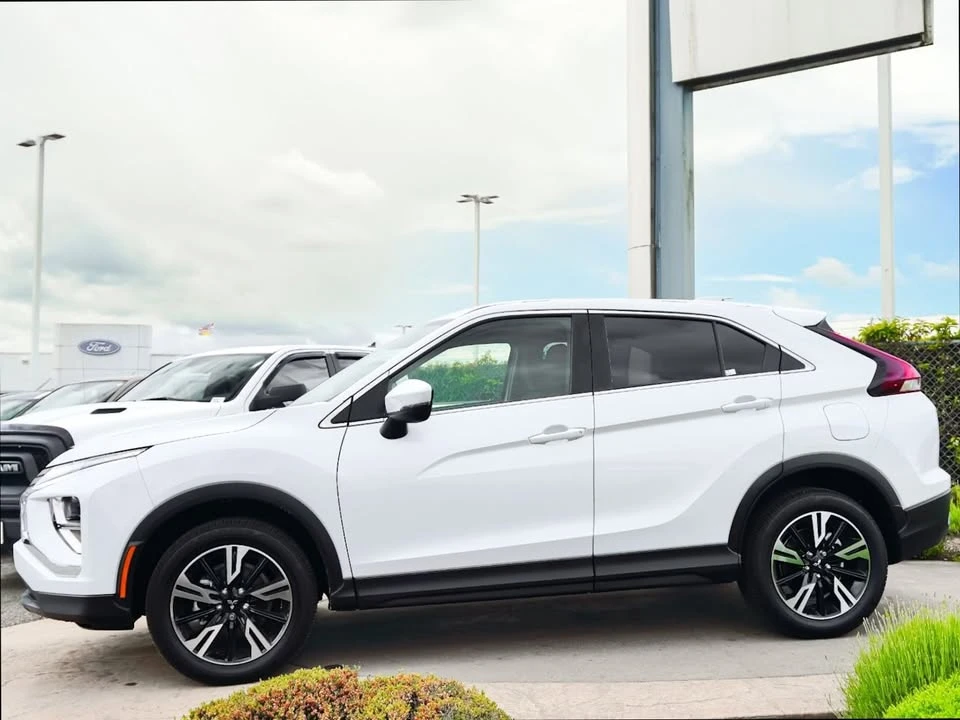 2025 Mitsubishi Eclipse Cross - Image 8 of 20