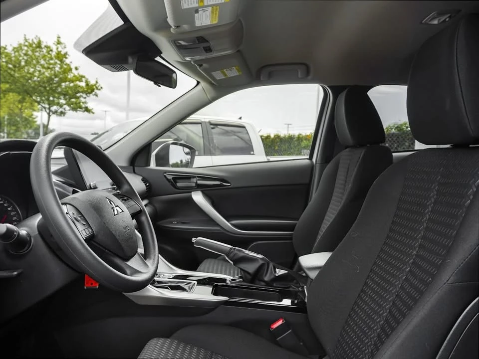 2025 Mitsubishi Eclipse Cross - Image 11 of 20