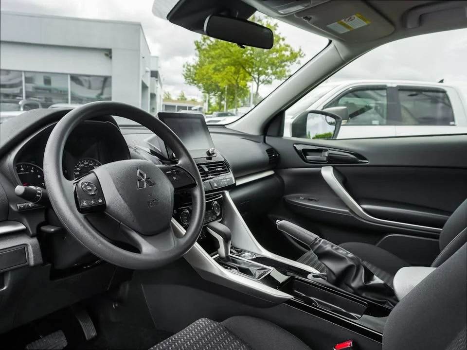 2025 Mitsubishi Eclipse Cross - Image 12 of 20