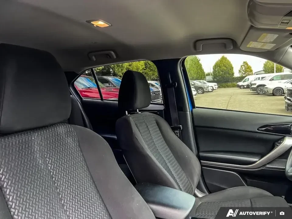 2025 Mitsubishi Eclipse Cross - Image 10 of 17