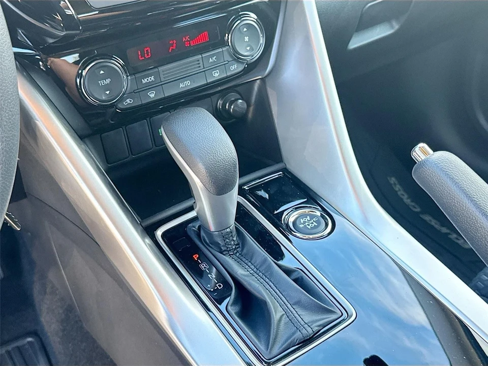 2025 Mitsubishi Eclipse Cross - Image 16 of 21
