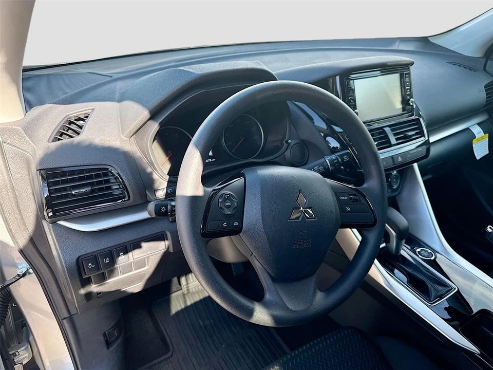 2025 Mitsubishi Eclipse Cross - Image 9 of 21