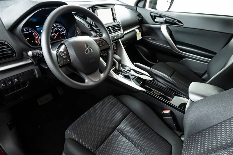 2025 Mitsubishi Eclipse Cross - Image 12 of 21