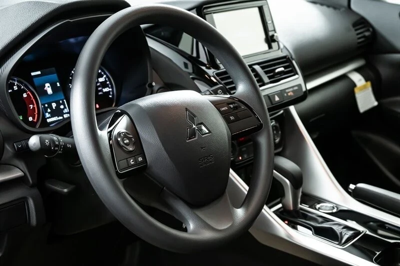 2025 Mitsubishi Eclipse Cross - Image 15 of 21