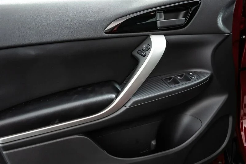 2025 Mitsubishi Eclipse Cross - Image 11 of 21