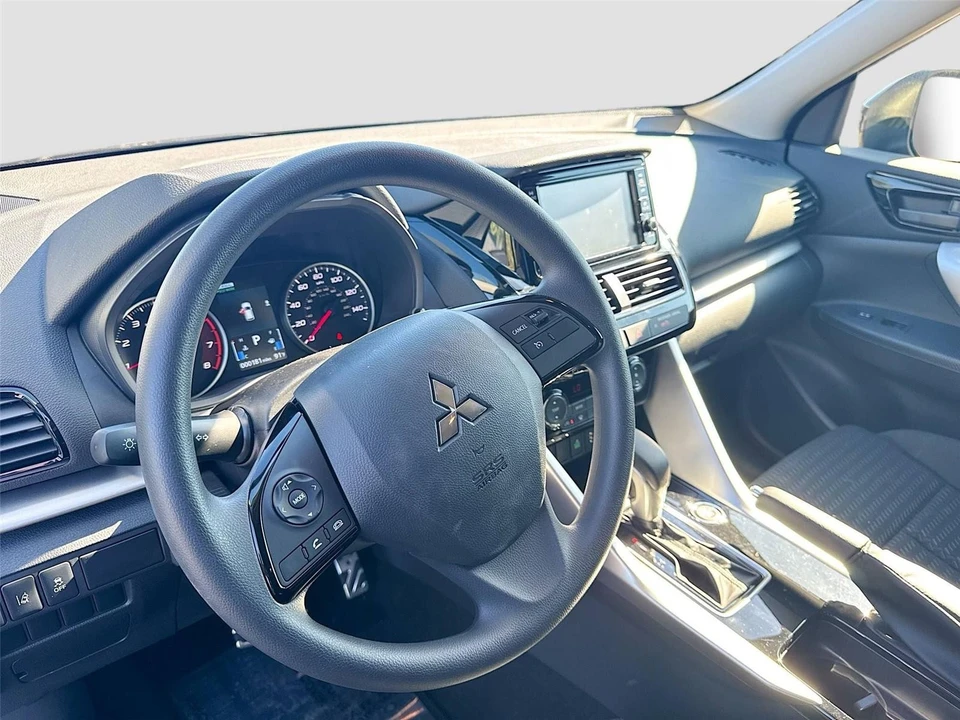 2025 Mitsubishi Eclipse Cross - Image 9 of 21