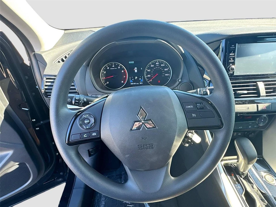 2025 Mitsubishi Eclipse Cross - Image 11 of 21