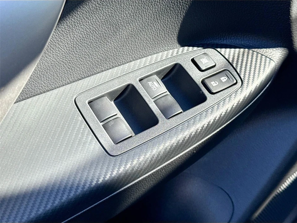 2025 Mitsubishi Eclipse Cross - Image 17 of 21